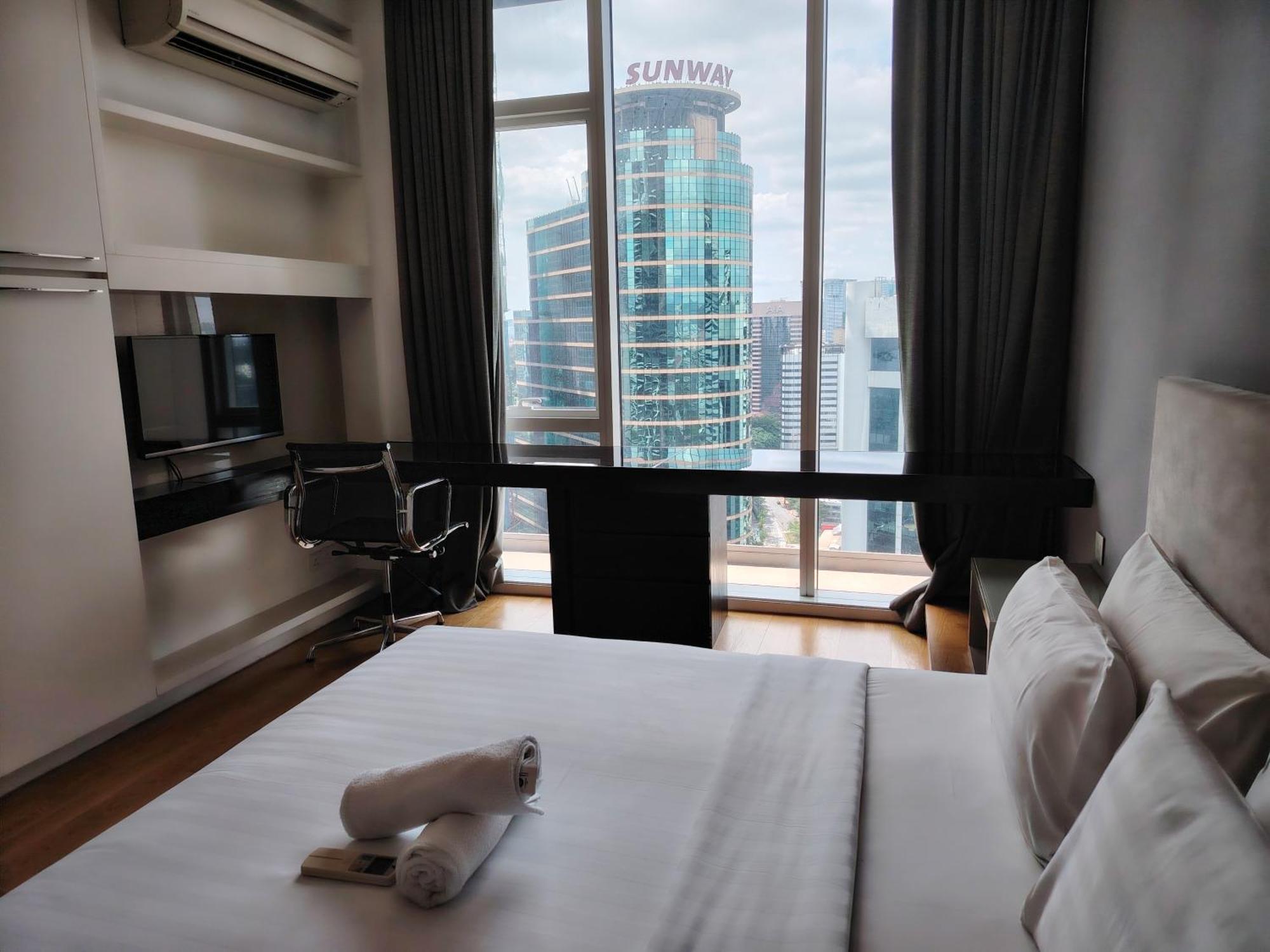 Hotel Platinum By Sleepy Owl